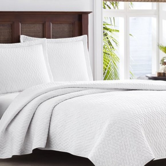 Tommy Bahama Solid White Reversible 2-Piece Twin Quilt Set Bedding